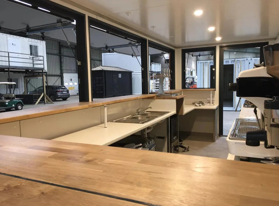 Conteneur Bar & Caffetteria 20 pieds 14 m² – Allestimento professionnel